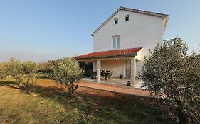 Holiday Home Hrast